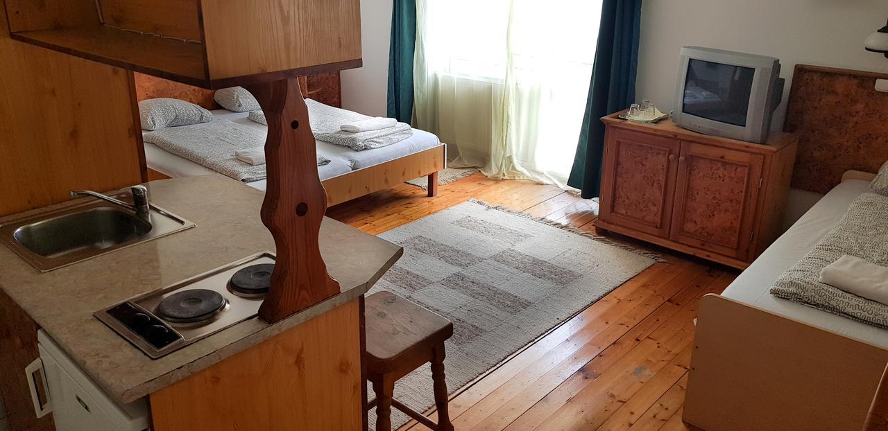 Hotel Paar Szieszta Дьёр Экстерьер фото